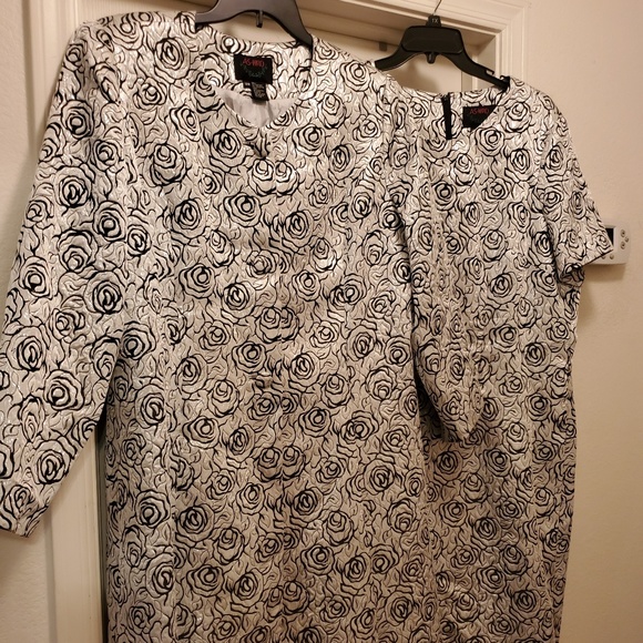 Sold - Picture 2 of 3